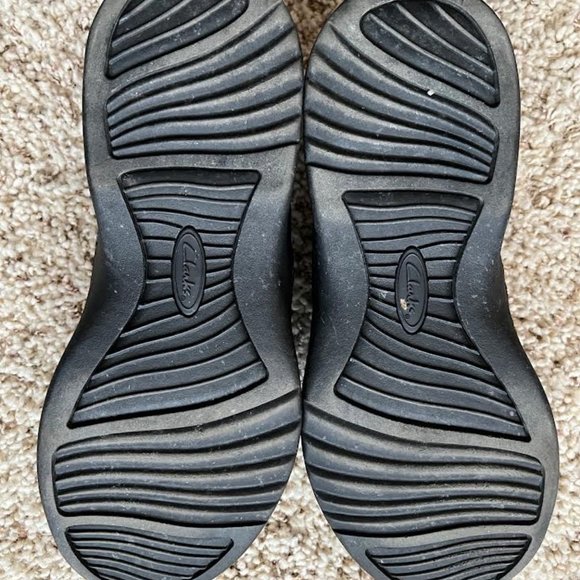 Men's Clarks loafers. Size 8 1/2M. Brown - Picture 4 of 4